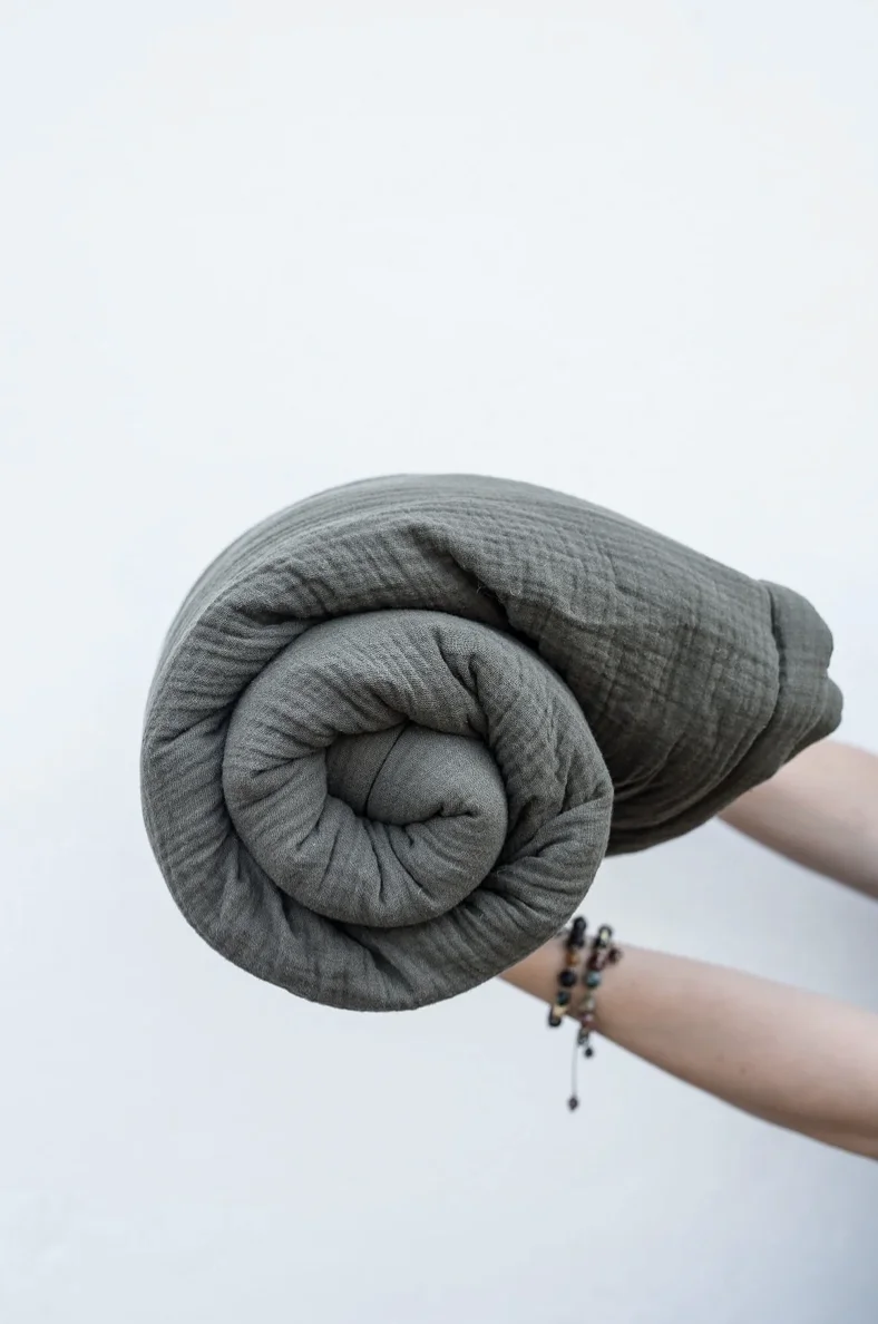 We call it love deken 65x65cm khaki